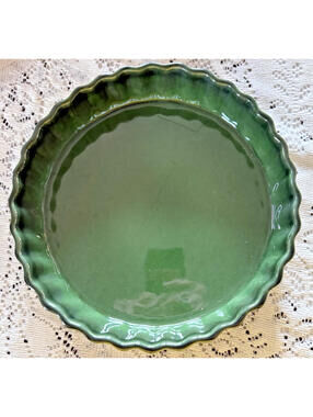 Deltis 9.5 in Fluted Flan Pan, Pie Plate, Made in Portugal, Green, Like New
